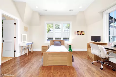 Bedroom - 2895 Keystone Rd, Northbrook, IL 60062 photo 4 of 6