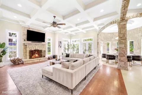 Living - 2895 Keystone Rd, Northbrook, IL 60062 photo 1 of 6