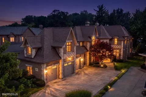 Exterior - 2895 Keystone Rd, Northbrook, IL 60062 photo 5 of 9