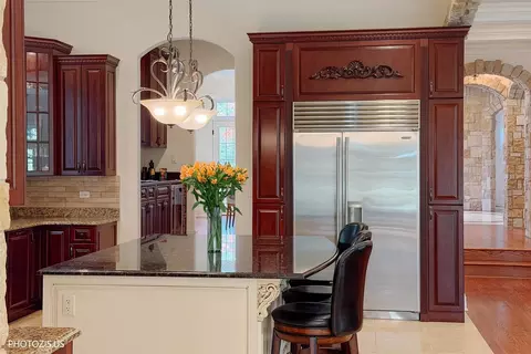 Kitchen - 2895 Keystone Rd, Northbrook, IL 60062 photo 8 of 10