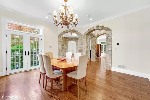 Dining - 2895 Keystone Rd, Northbrook, IL 60062 photo 2 of 6
