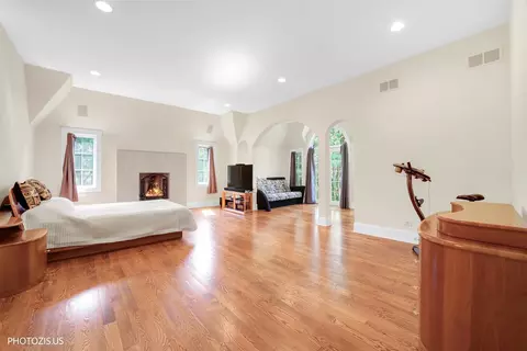 Bedroom - 2895 Keystone Rd, Northbrook, IL 60062 photo 2 of 6