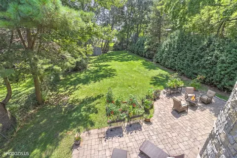 Exterior - 2895 Keystone Rd, Northbrook, IL 60062 photo 6 of 9