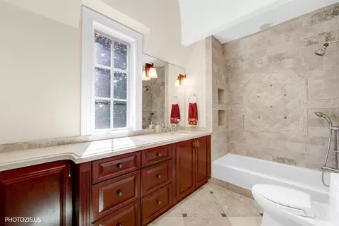 Bath - 2895 Keystone Rd, Northbrook, IL 60062 photo 11 of 11