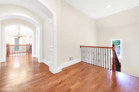 Entry Way - 2895 Keystone Rd, Northbrook, IL 60062 photo 7 of 9