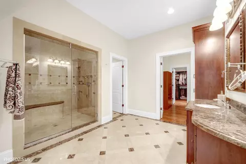 Bath - 2895 Keystone Rd, Northbrook, IL 60062 photo 5 of 11
