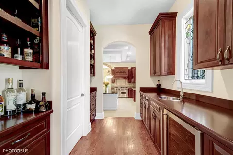 Entry Way - 2895 Keystone Rd, Northbrook, IL 60062 photo 4 of 9