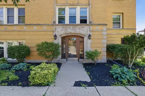 600 Elgin Ave #3B, Forest Park, IL 60130
