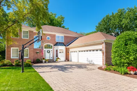 971 W Willow St, Palatine, IL 60067