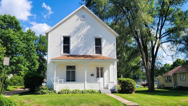 1826 W 1st St, Dixon, IL 61021