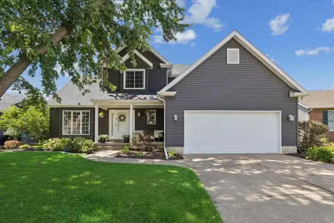 5138 Fillmore Ct, Davenport, IA 52806
