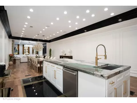 Kitchen - 22 Elm St, Chicago, IL 60611 photo 4 of 9