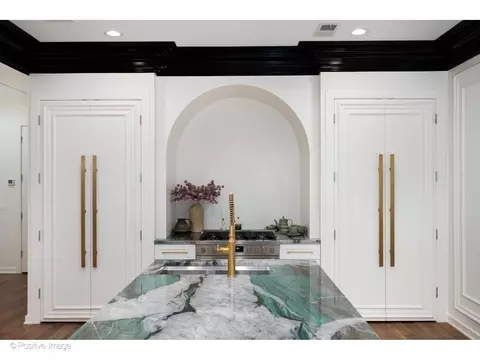 Kitchen - 22 Elm St, Chicago, IL 60611 photo 5 of 9