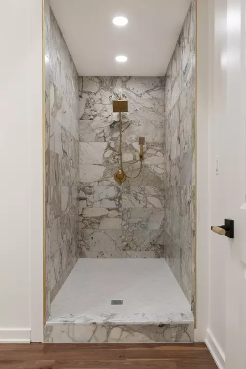 Bath - 22 Elm St, Chicago, IL 60611 photo 6 of 12