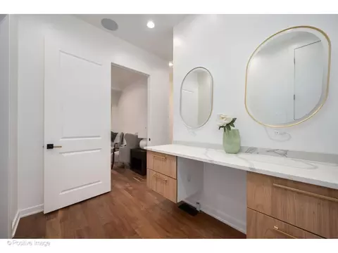 Bath - 22 Elm St, Chicago, IL 60611 photo 11 of 12
