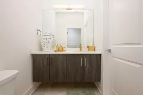 Bath - 22 Elm St, Chicago, IL 60611 photo 5 of 12