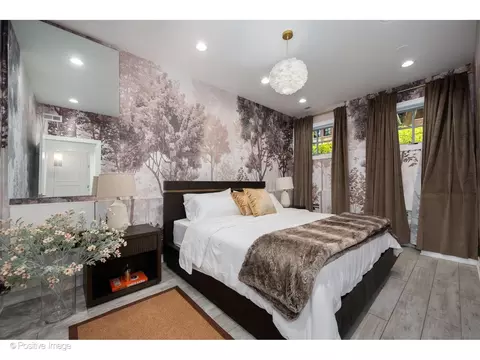Bedroom - 22 Elm St, Chicago, IL 60611 photo 5 of 10
