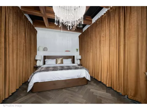 Bedroom - 22 Elm St, Chicago, IL 60611 photo 6 of 10
