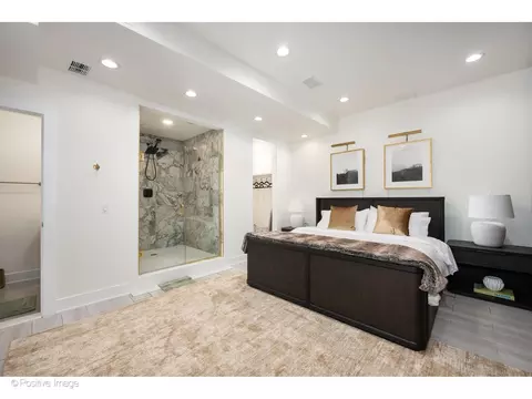 Bedroom - 22 Elm St, Chicago, IL 60611 photo 1 of 10