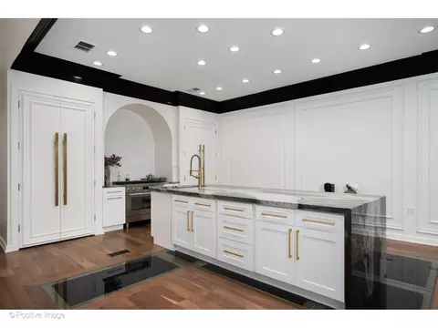 Kitchen - 22 Elm St, Chicago, IL 60611 photo 2 of 9