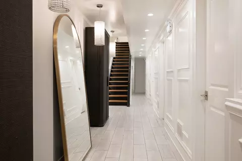 Entry Way - 22 Elm St, Chicago, IL 60611 photo 3 of 3