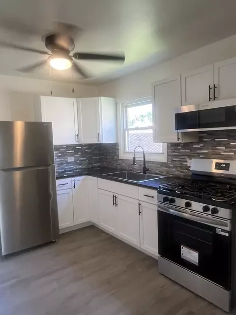 Kitchen - 2414 Crescent Dr, Hazel Crest, IL 60429 photo 3 of 5