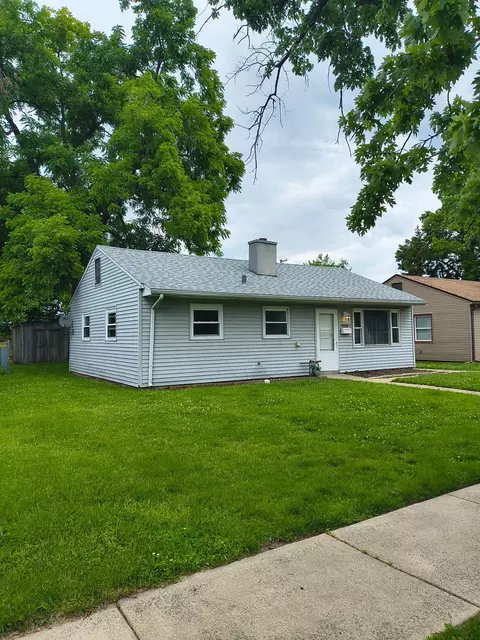 2414 Crescent Dr, Hazel Crest, IL 60429