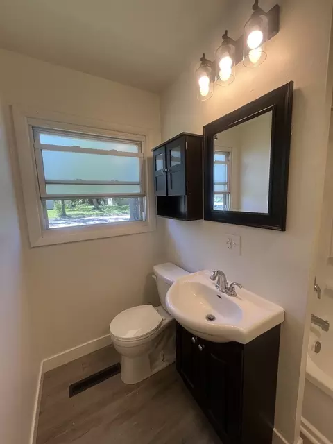 Bath - 2414 Crescent Dr, Hazel Crest, IL 60429 photo 2 of 3