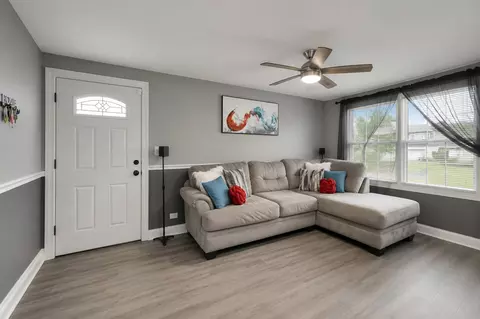Living - 16641 Paulina St, Markham, IL 60428 photo 1 of 2