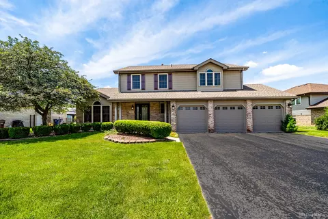 651 Columbia Dr, New Lenox, IL 60451