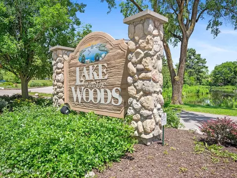8025 Woodglen Ln #306, Downers Grove, IL 60516