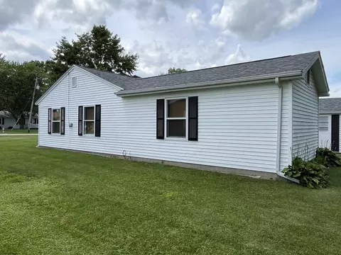 Exterior - 526 Edwards St, Kewanee, IL 61443 photo 4 of 5