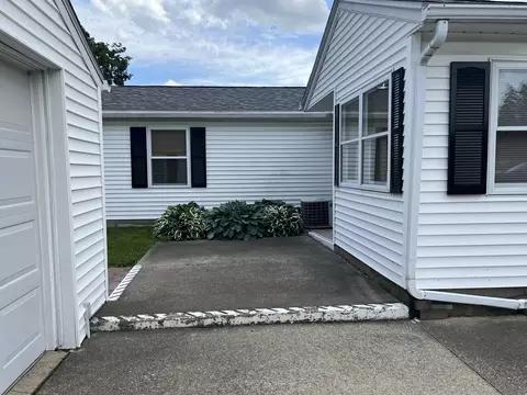 Exterior - 526 Edwards St, Kewanee, IL 61443 photo 3 of 5