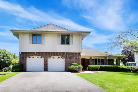 125 Lynnfield Ln, Schaumburg, IL 60193