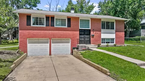2516 Jackson Dr, Woodridge, IL 60517