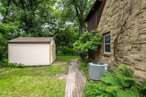 Exterior - 2310 16th Ave, Moline, IL 61265 photo 10 of 10