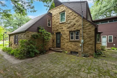Exterior - 2310 16th Ave, Moline, IL 61265 photo 5 of 10