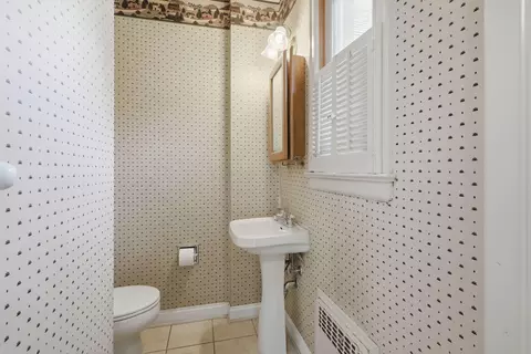 Bath - 2310 16th Ave, Moline, IL 61265 photo 1 of 3