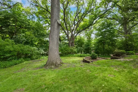 Exterior - 2310 16th Ave, Moline, IL 61265 photo 9 of 10