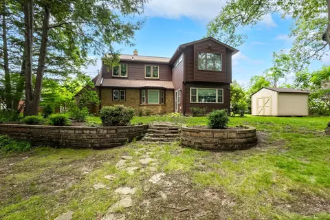 Exterior - 2310 16th Ave, Moline, IL 61265 photo 8 of 10