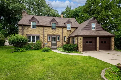 2310 16th Ave, Moline, IL 61265