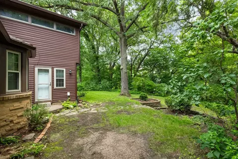 Exterior - 2310 16th Ave, Moline, IL 61265 photo 6 of 10