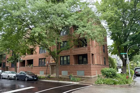 3102 W Cullom Ave #3W, Chicago, IL 60618