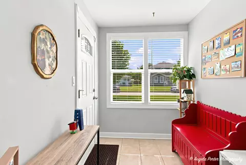 Entry Way - 2409 Robin Ln, Rolling Meadows, IL 60008 photo 1 of 2