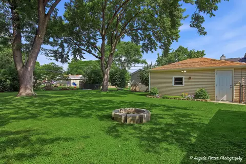 Exterior - 2409 Robin Ln, Rolling Meadows, IL 60008 photo 7 of 11