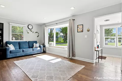 Living - 2409 Robin Ln, Rolling Meadows, IL 60008 photo 1 of 2