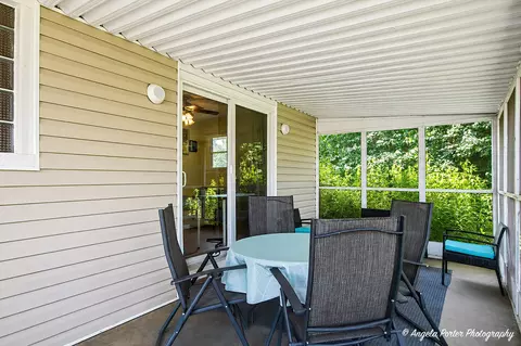 Exterior - 2409 Robin Ln, Rolling Meadows, IL 60008 photo 5 of 11