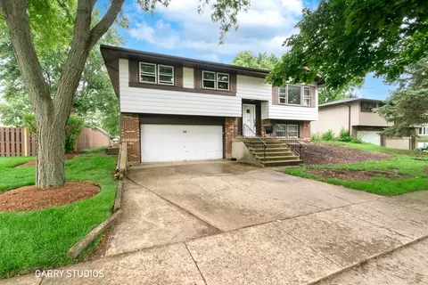 735 Cedar Ln, Bartlett, IL 60103