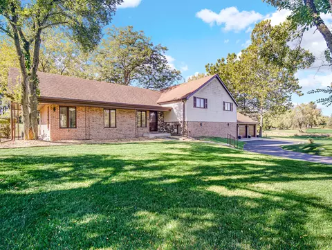 3317 E Buried Oak Dr, Crete, IL 60417