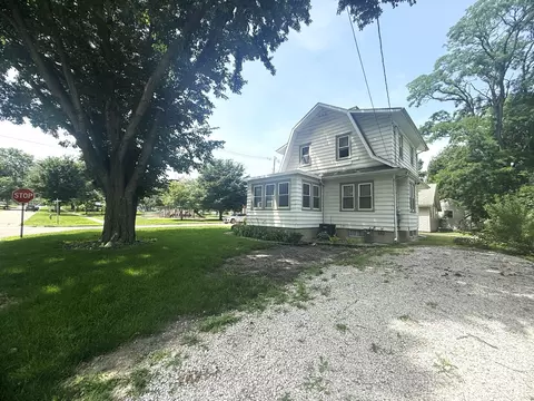 126 E Glover St, Ottawa, IL 61350 photo 3